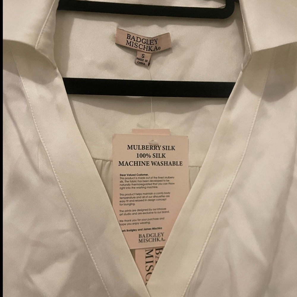 Badgley mischka NWT %100 silk shirt
